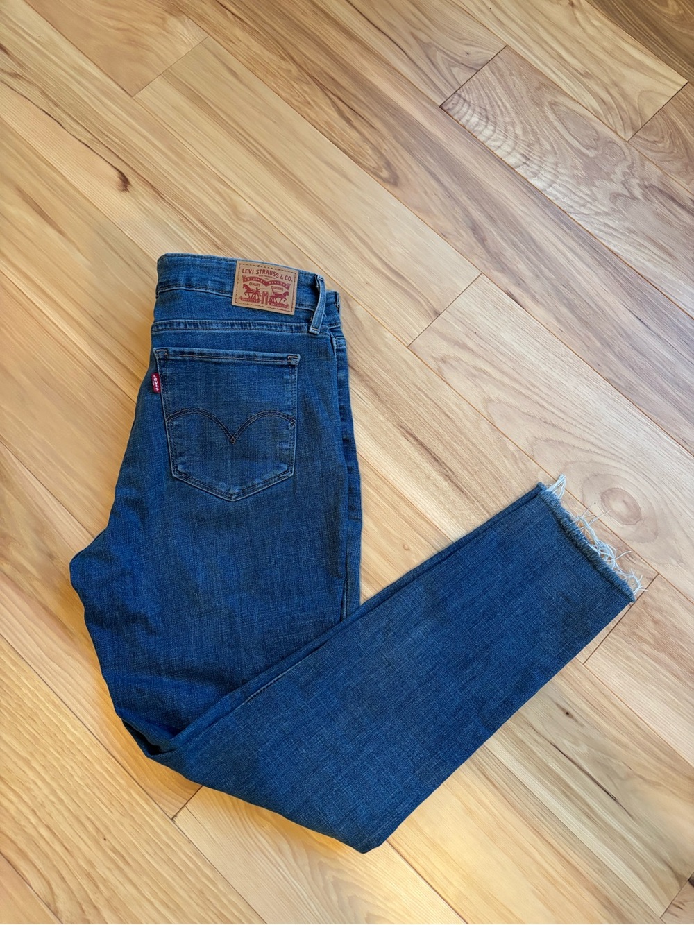 Levi's 711 Skinny Jeans in Indigo Blue